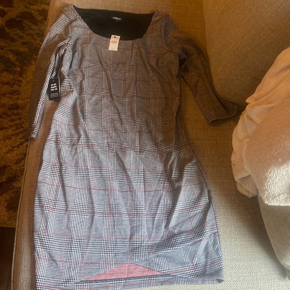 Express design dress size large. Never been work before